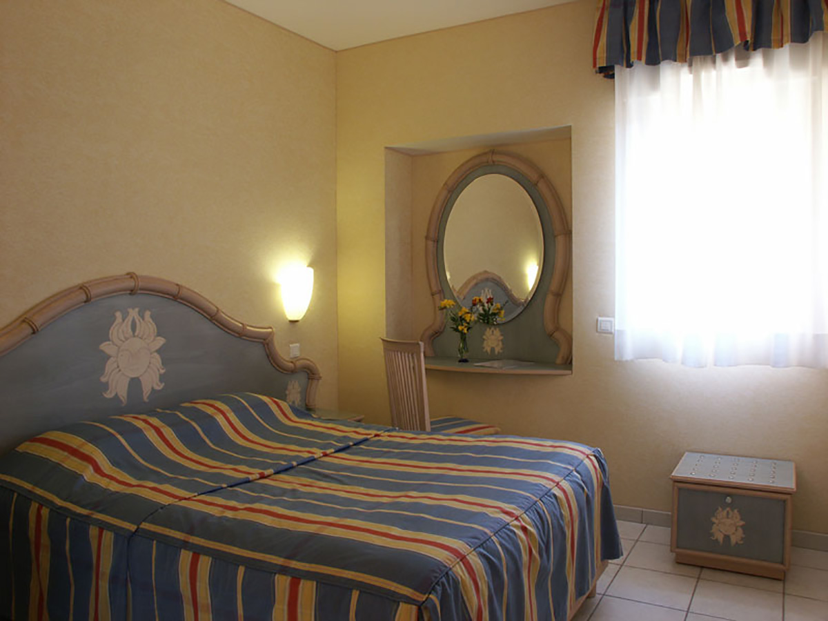 Chambres - Hotel FRANCA, Porto-Vecchio (1/3)